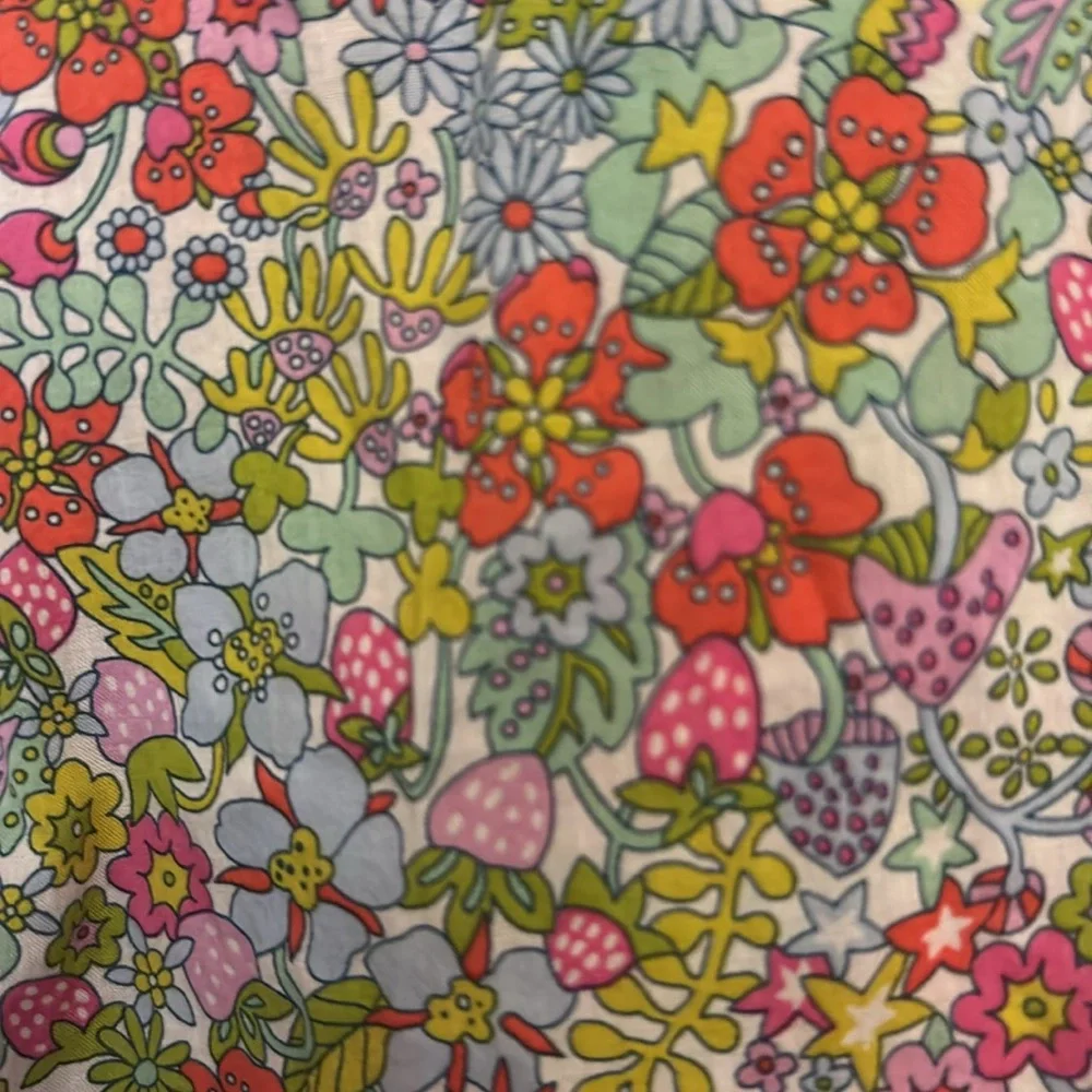 Liberty London for Peek Size L (8) Girls Dress in aStrawberry Fields pattern. - Picture 5 of 5